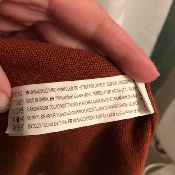 Forever 21 long sweater size Large. Burnt orange colour. - Picture 5 of 5